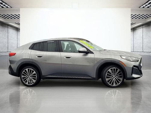 2025 BMW X2 xDrive28i