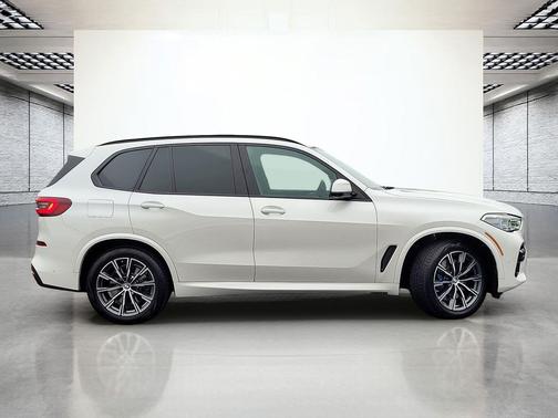 2023 BMW X5 M50i