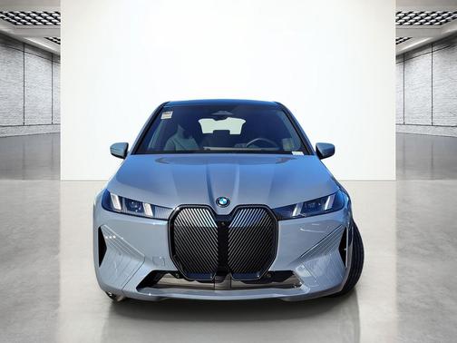 2026 BMW iX xDrive60