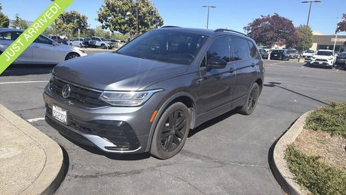 Platinum Gray Metallic 2022 Volkswagen Tiguan 2.0T SE R-Line Black 4MOTION