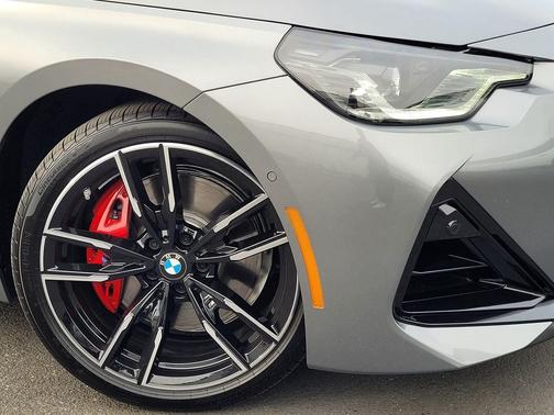 2026 BMW M240 i xDrive