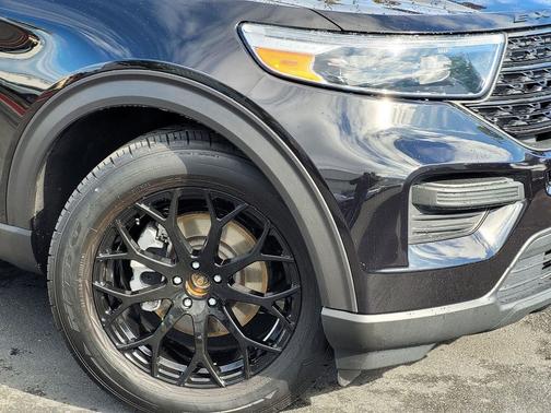 AGATE BLACK METALLIC 2020 Ford Explorer XLT