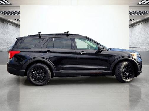 AGATE BLACK METALLIC 2020 Ford Explorer XLT