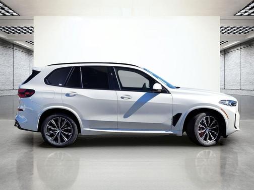 Mineral White Metallic 2026 BMW X5 xDrive40i