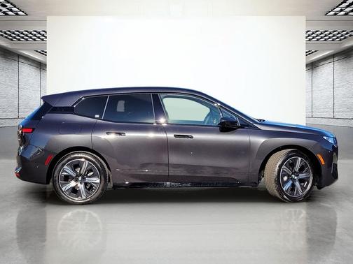 2026 BMW iX xDrive60