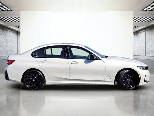 Mineral White Metallic 2026 BMW 330 330i
