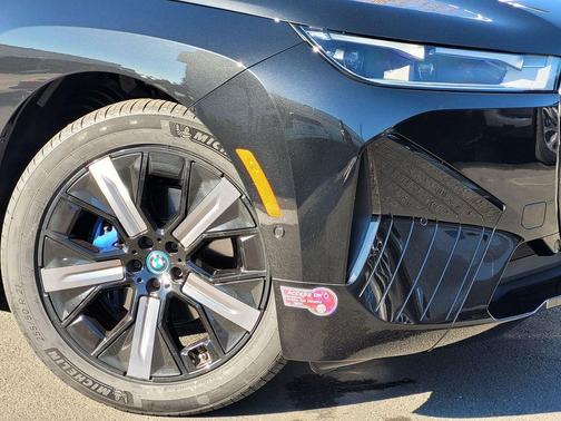 2025 BMW iX xDrive50