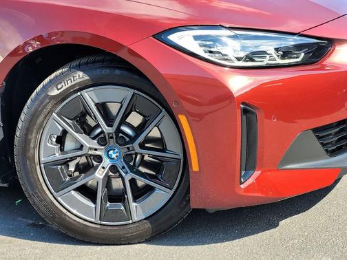 Aventurin Red Metallic 2023 BMW i4 Gran Coupe eDrive35