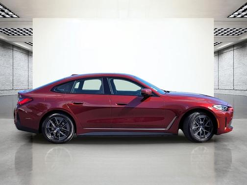 Aventurin Red Metallic 2023 BMW i4 Gran Coupe eDrive35