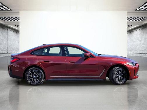 Aventurin Red Metallic 2023 BMW i4 Gran Coupe eDrive35