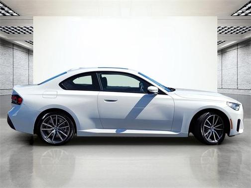 2023 BMW 230 i xDrive