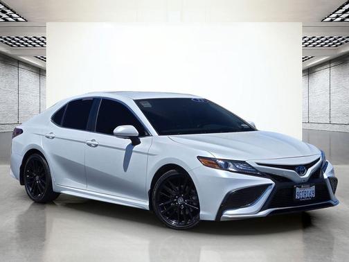 Wind Chill Pearl 2023 Toyota Camry XSE