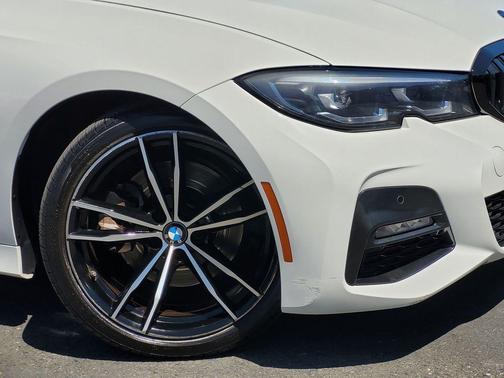Alpine White 2022 BMW 330 330i Sedan