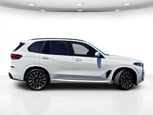 Alpine White 2025 BMW X5 xDrive40i
