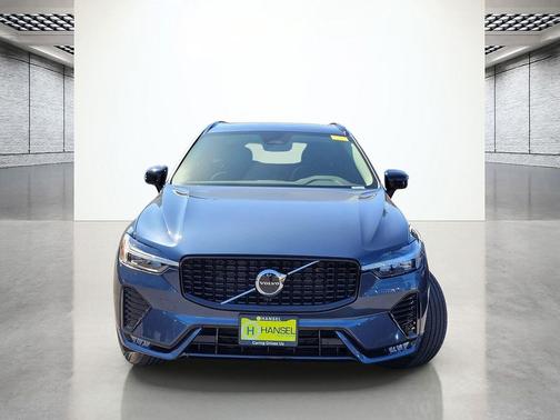 2025 Volvo XC60 B5 Core