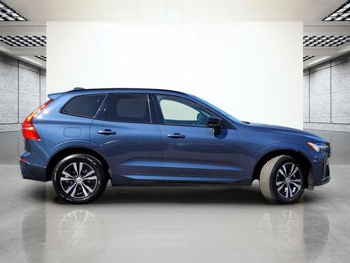 2025 Volvo XC60 B5 Core