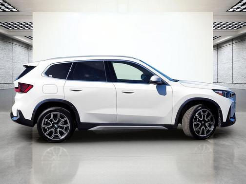 Alpine White 2026 BMW X1 xDrive28i