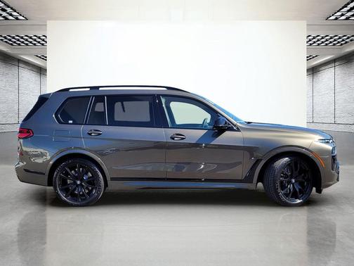2026 BMW X7 M60i