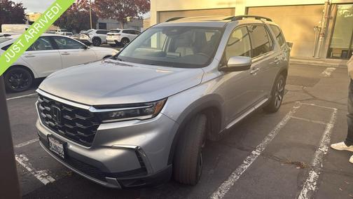 2024 Honda Pilot Touring 8-Passenger