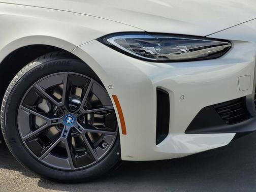 Mineral White Metallic 2023 BMW i4 Gran Coupe eDrive40