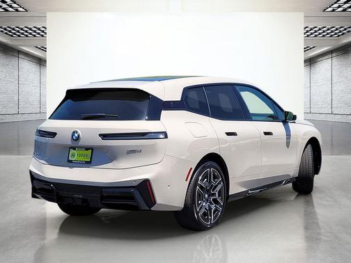 2026 BMW iX xDrive60