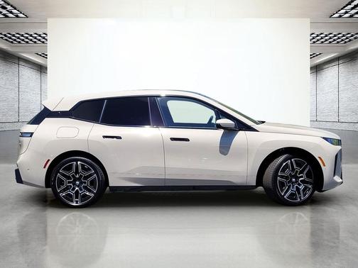 2026 BMW iX xDrive60