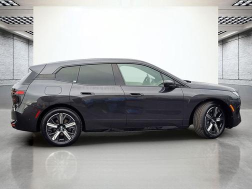 2026 BMW iX xDrive60