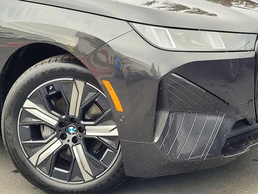 2026 BMW iX xDrive60