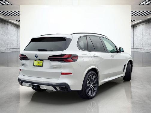 Mineral White Metallic 2026 BMW X5 PHEV xDrive50e