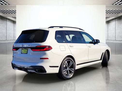 2026 BMW X7 M60i
