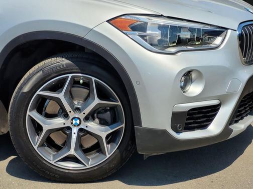 Glacier Silver Metallic 2017 BMW X1 xDrive 28i