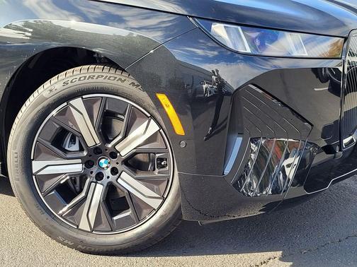 2026 BMW iX xDrive60