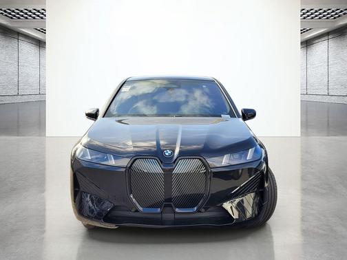 2026 BMW iX xDrive60