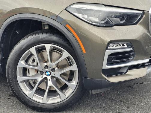 Manhattan Green Metallic 2021 BMW X5 PHEV xDrive45e