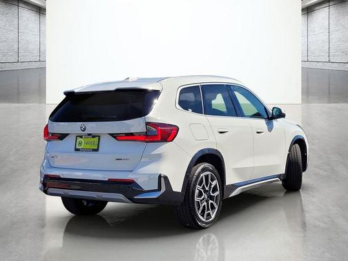 Alpine White 2026 BMW X1 xDrive28i
