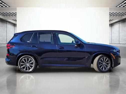 Carbon Black Metallic 2026 BMW X5 PHEV xDrive50e