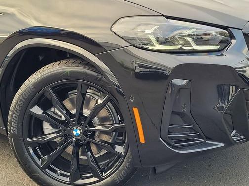 2025 BMW X4 xDrive30i