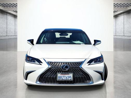 Eminent White Pearl 2020 Lexus ES 350 Base