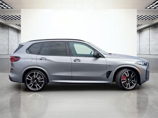Frozen Pure Grey Metallic 2026 BMW X5 M60i