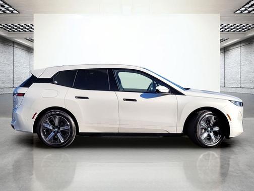2026 BMW iX xDrive45