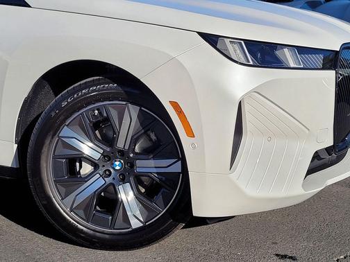 2026 BMW iX xDrive45