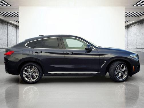 2022 BMW X4 xDrive30i