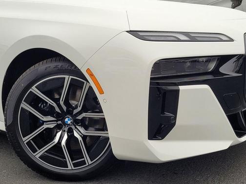 2025 BMW i7 xDrive60