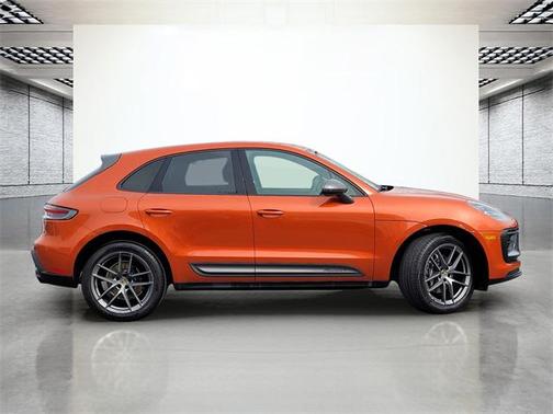 2023 Porsche Macan Base