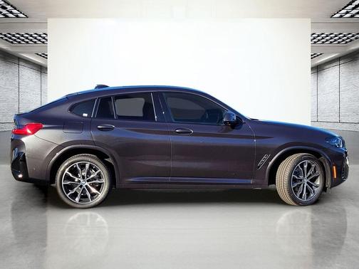 2025 BMW X4 xDrive30i