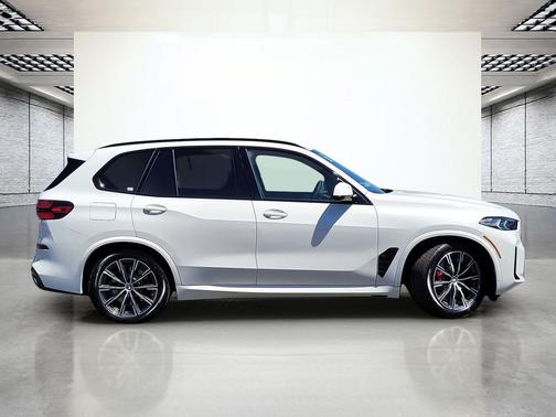 Alpine White 2026 BMW X5 PHEV xDrive50e