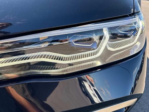2022 BMW X7 M50i