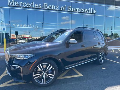 2022 BMW X7 M50i