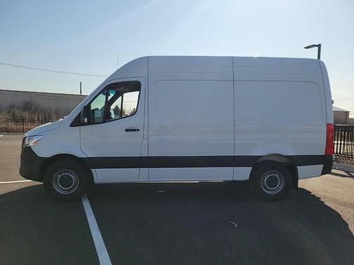 2025 Mercedes-Benz Sprinter 2500 Standard Roof