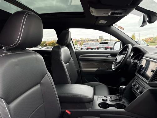 2021 Volkswagen Atlas Cross Sport 3.6L V6 SE w/Technology R-Line